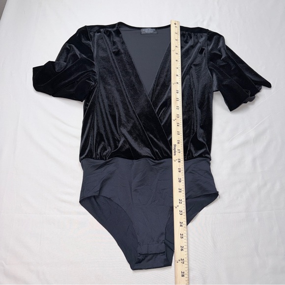 Zara Black velvet batwing sleeve bodysuit - Picture 4 of 9